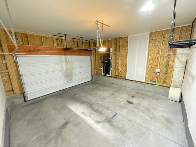 Building Photo - 3 Bedroom Home Available Near N Powers Blvd & Dublin Blvd!