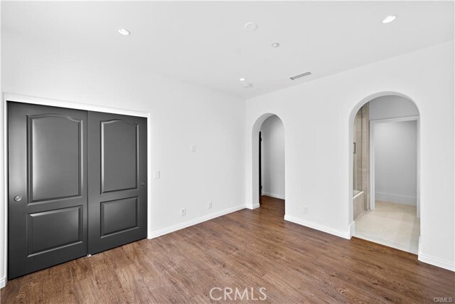 Building Photo - 48 Talmont