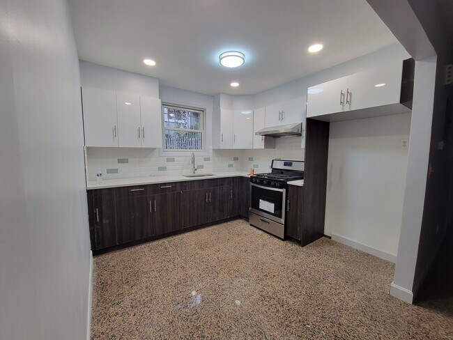 1st floor kitchen - 6401 155th St