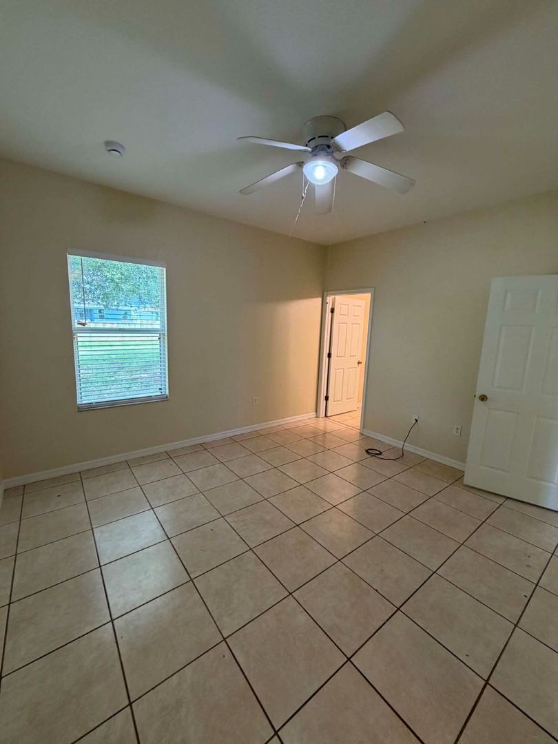 Building Photo - COMING SOON!!! Charming 3/2/2 car garage home in North Port