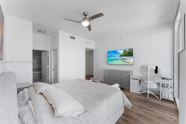 Building Photo - 253 NE 2nd St