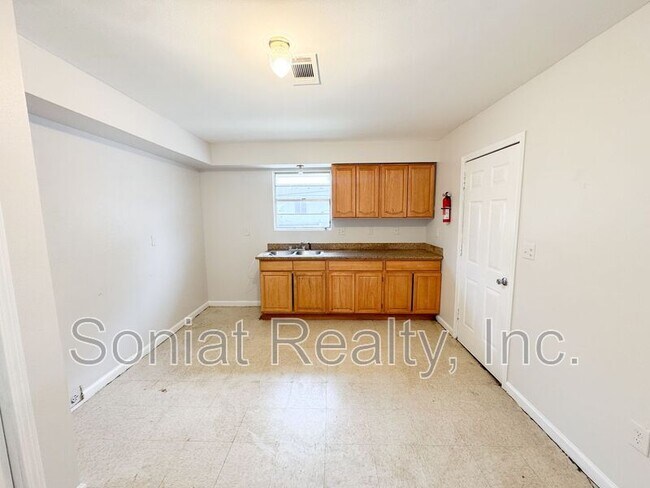 Building Photo - 3400 Elysian Fields Ave