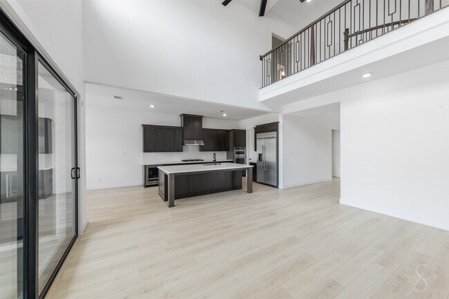 Building Photo - 7526 Sunny Oak Ln