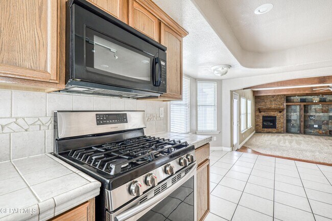 Building Photo - 4733 R L Shoemaker Dr