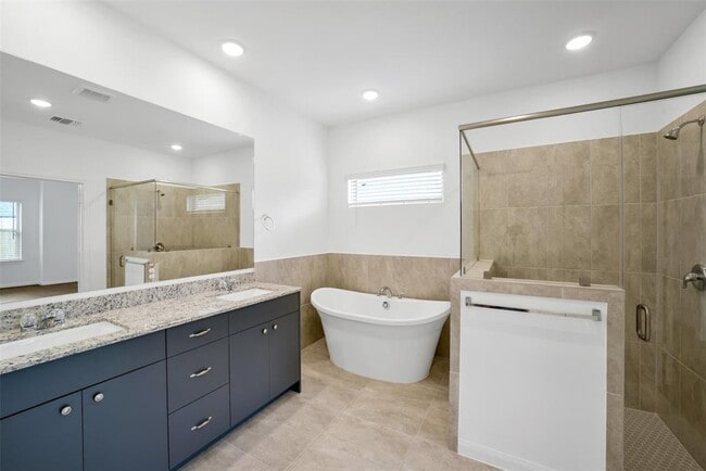 Building Photo - 13315 Campos Dr