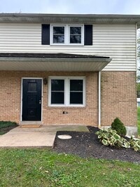 Building Photo - 108 Oak Rd