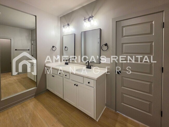 Building Photo - 4422 Foxcote Ln