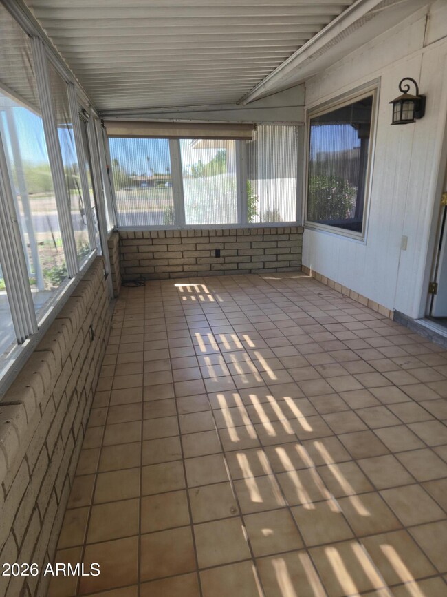 Building Photo - 10049 W Oakmont Dr