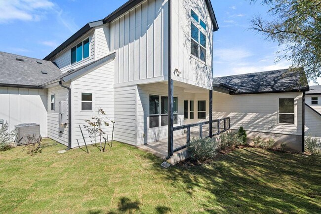 Building Photo - 3018 Sunridge Dr