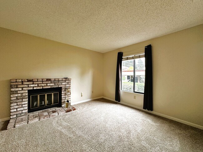 Building Photo - 180 Park Place Dr