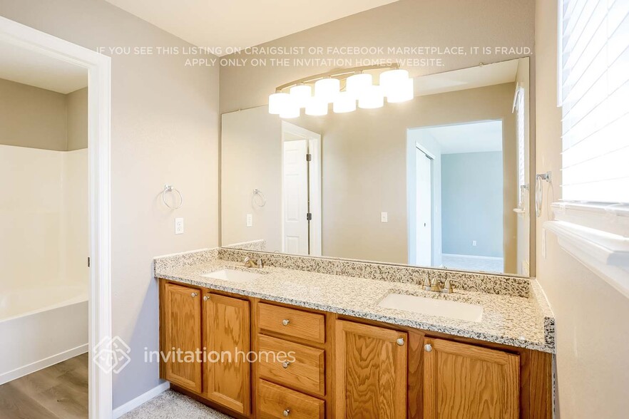 Building Photo - 3817 S Kirk Ct