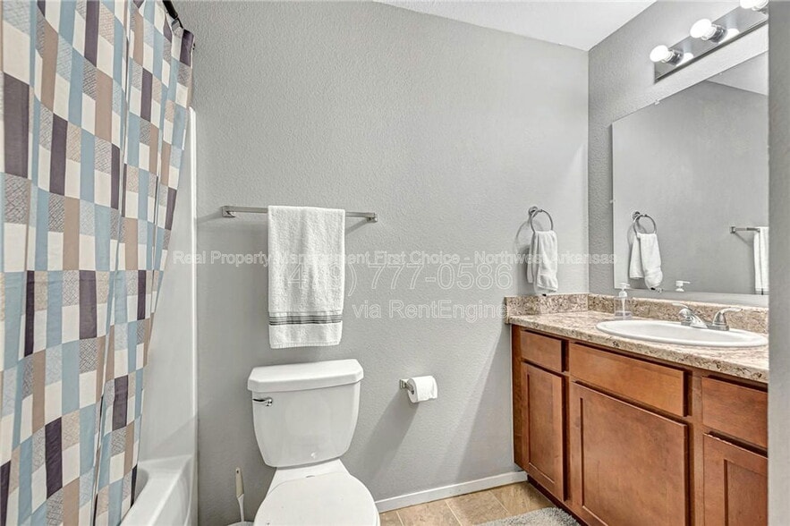 Building Photo - 716 NW 70th Ave