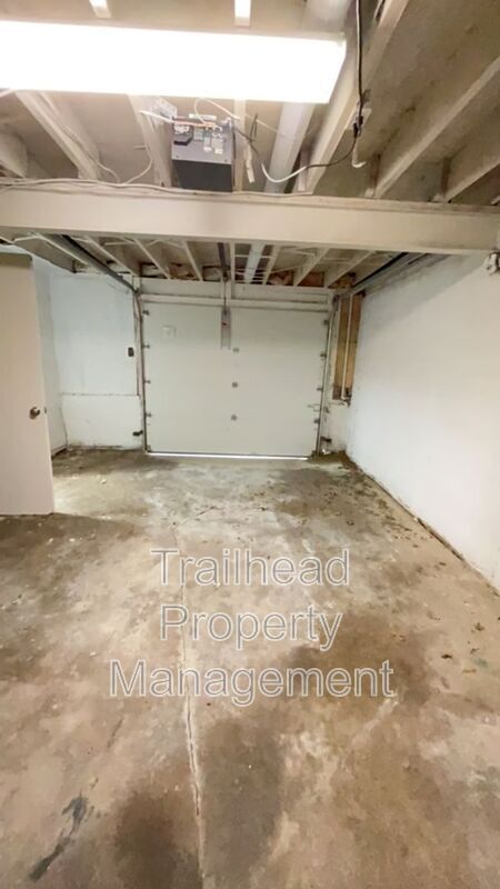 Building Photo - 8105 NE San Rafael Dr