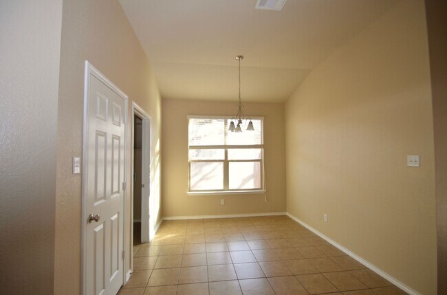 Building Photo - BEAUTIFUL New Home Available NOW!