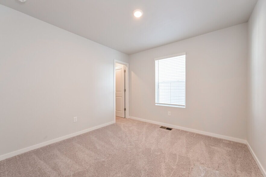 Building Photo - 1399 Orchard St