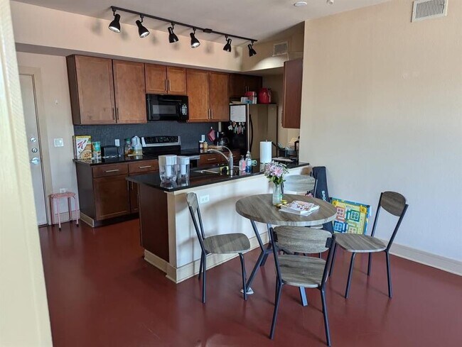 Building Photo - 3016 Guadalupe St