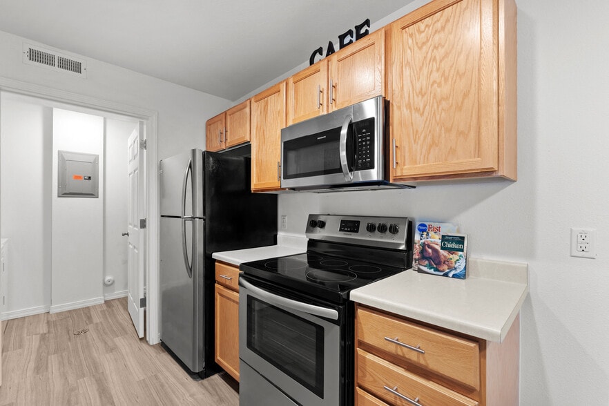 Building Photo - Eagles Landing Apartments