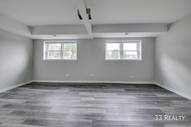 Building Photo - 530 N Walnut Ave