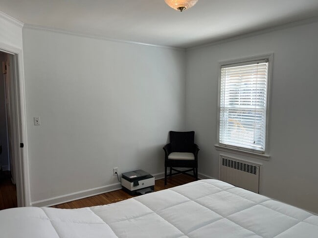 Building Photo - 3 Bedroom 2 Bath House Near Southport