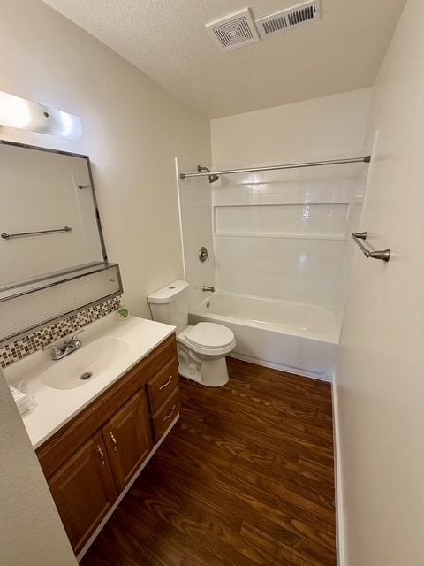 Building Photo - Riverbend Fourplex