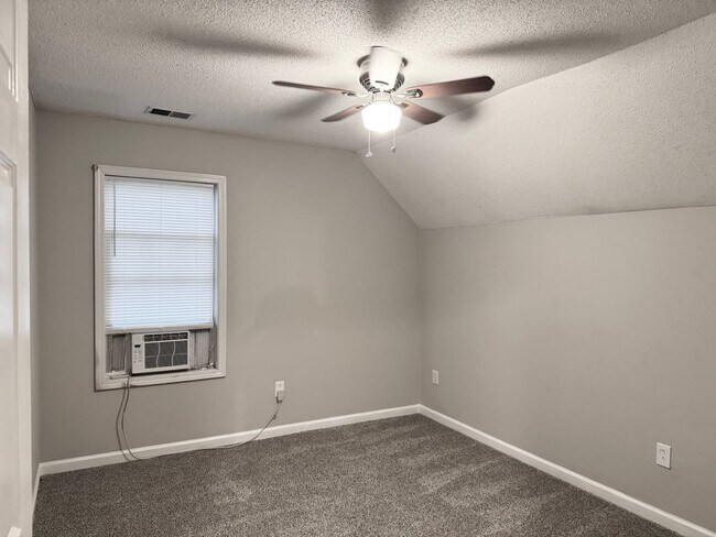Building Photo - 310 Pappy Dr