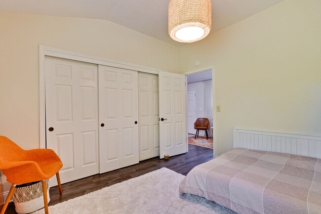 Building Photo - ADU One Bedroom Unit Available with Privat...