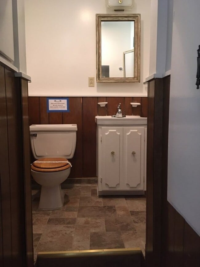 Building Photo - 62 Young Dr