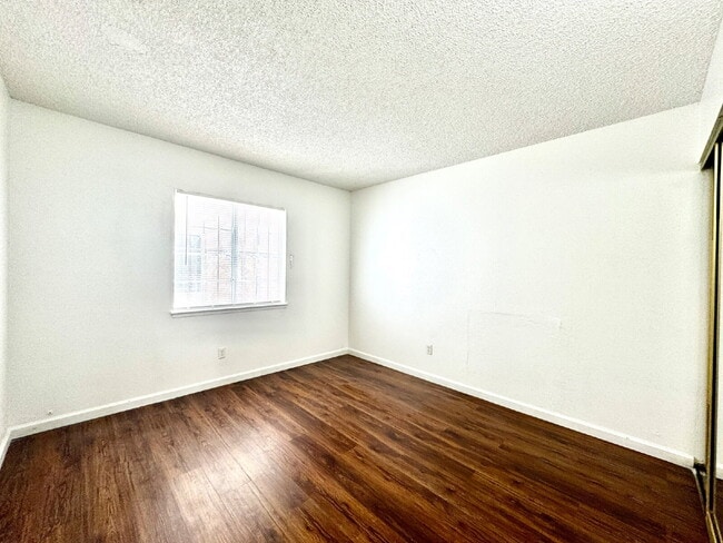 Building Photo - DOWNSTAIRS CONDO | RECENLY REHABBED 2 BEDROOM 1 BATH | ACROSS FROM CSN CHEYENNE