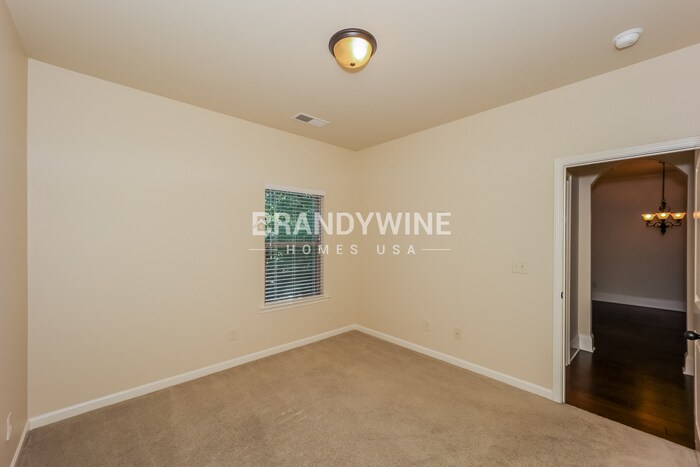 Building Photo - 106 Village Pl