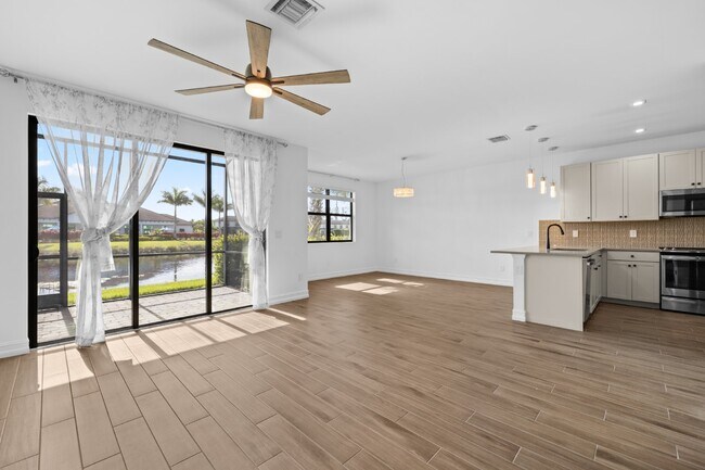 Building Photo - Vanderbilt Reserve Townhouse