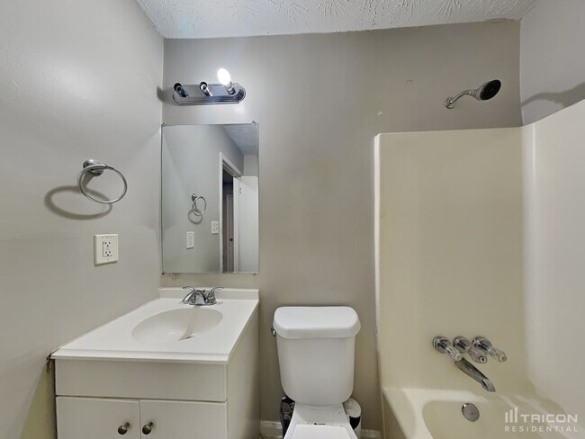 Building Photo - 3434 Broxton Mill Way Snellville GA