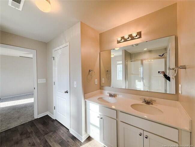 Building Photo - 475 Walters Run Dr