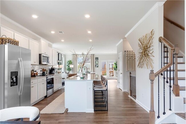 Building Photo - 3642 S Fulton Ave