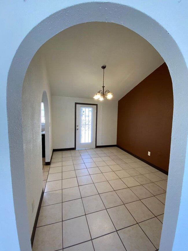 Building Photo - Hidden in Plain Sight!