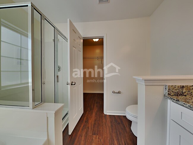 Building Photo - 6 Briarcliff Way