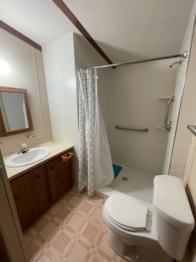 Building Photo - Quiet setting between Angier and Fuquay Varina