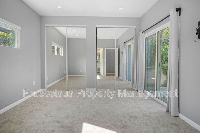 Building Photo - 5960 Nagel St