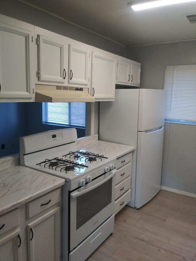 Building Photo - COMING SOON! Turn' Key 3-Bed Mountainaire ...