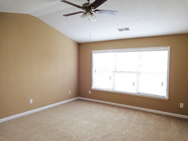 Building Photo - 4615 Ridgefair Dr
