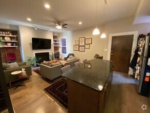 Building Photo - Lovely 2 BR/1 BA Condo in Columbia Heights!