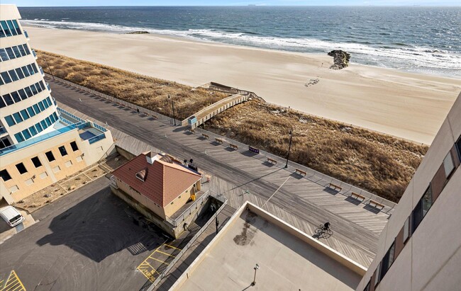 Building Photo - 360 shore Rd