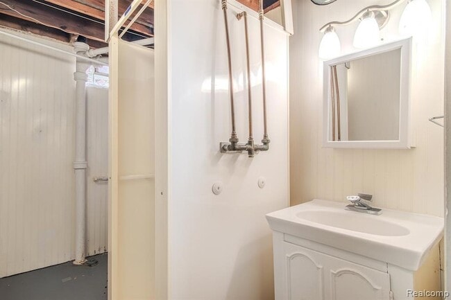 Building Photo - 21135 Virginia Ave