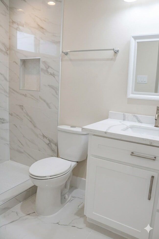 Building Photo - 10323 Bridgeland Ln