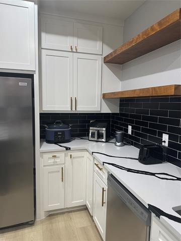 Building Photo - 401 E Walnut St