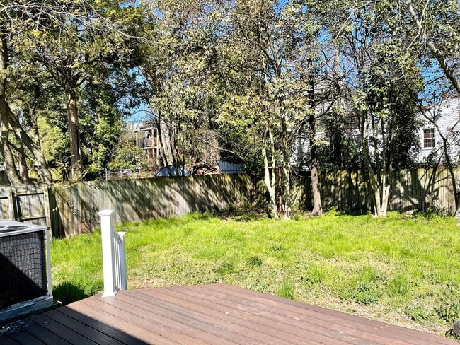 Building Photo - Stunning 3-bedroom single family home in N...