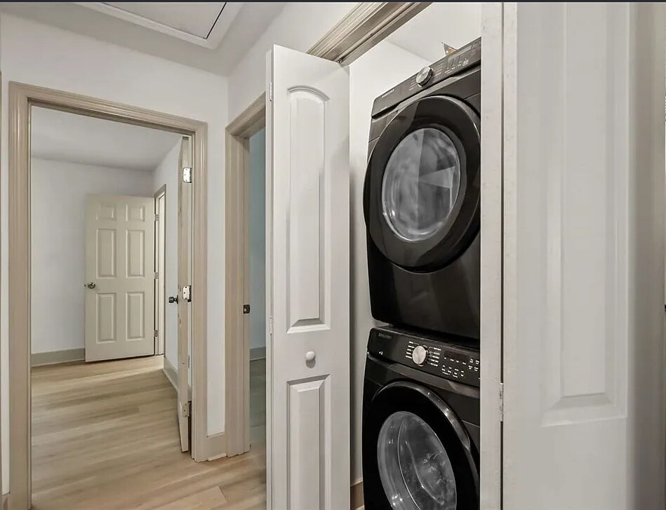 Laundry - 1714 Le Grand St