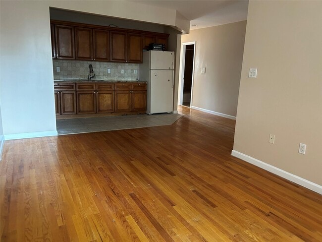 Primary Photo - 1284 Arnow Ave