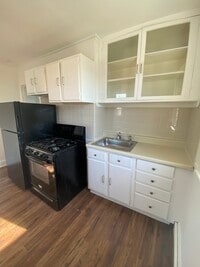 Building Photo - 127 Maple Ave