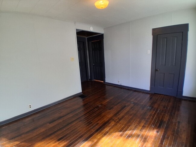 Building Photo - 35 Griffin-S