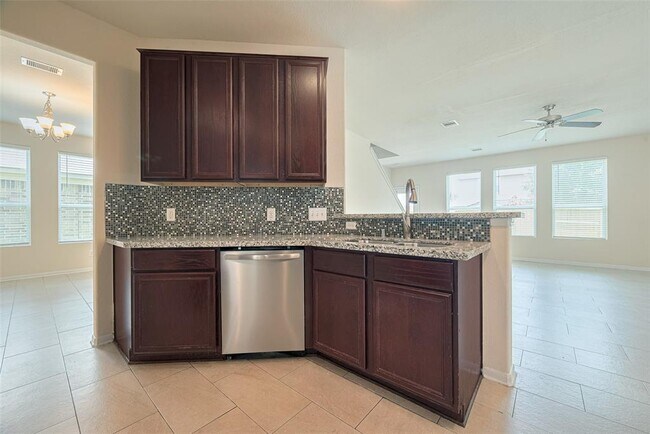 Building Photo - 18402 Each Elm Way